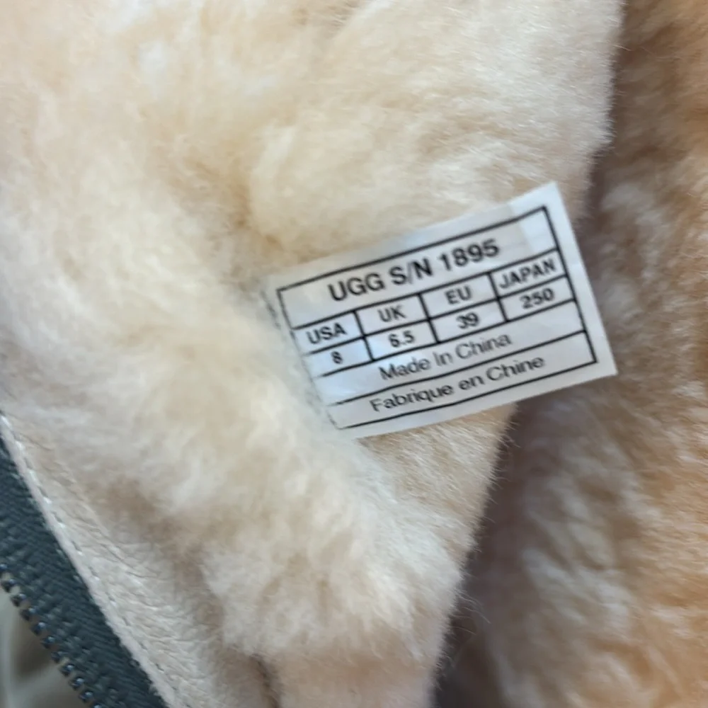 RARE Olive Green Tall Uggs Size 8 - Picture 3 of 4